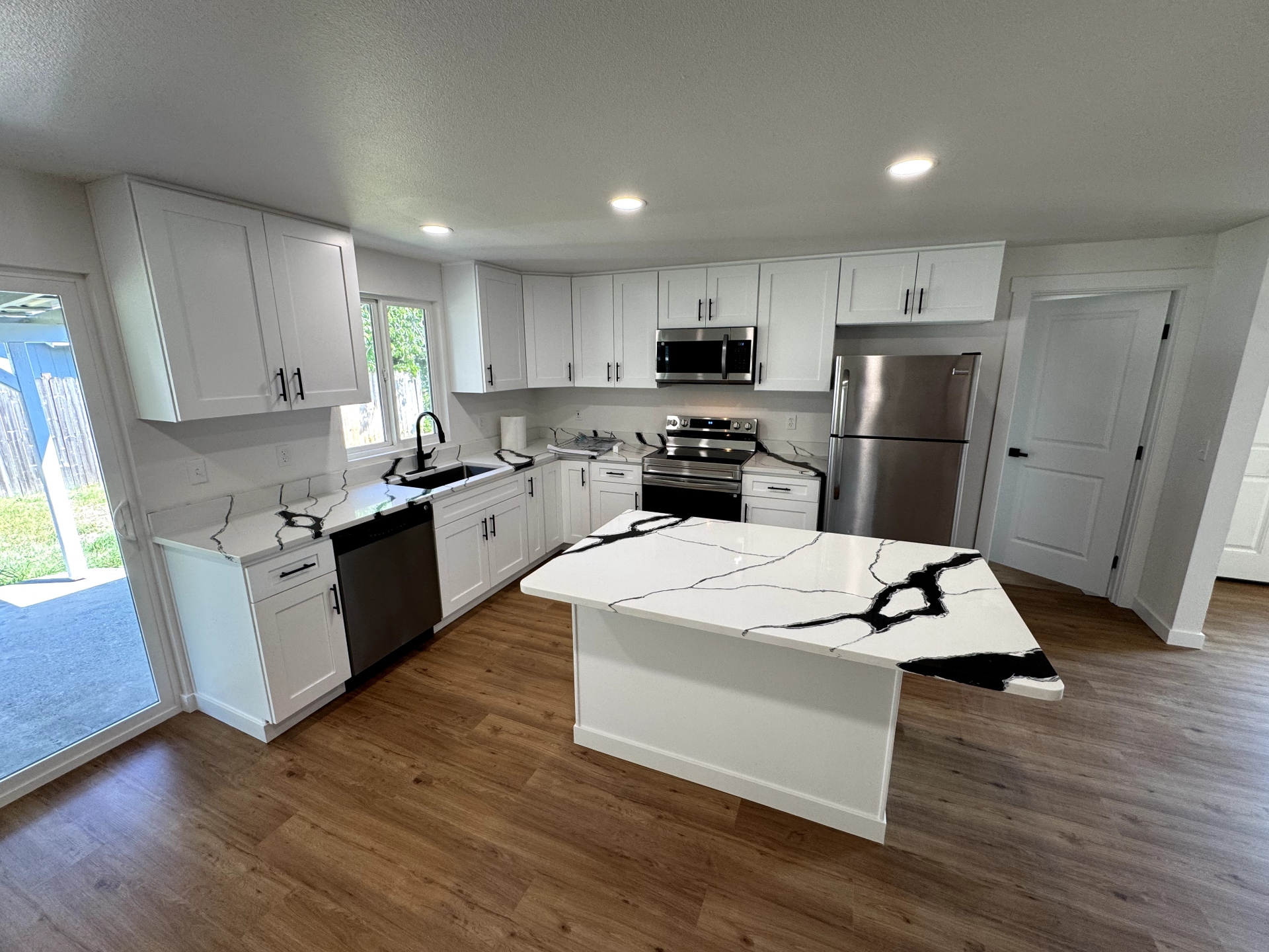 Quartz countertops serving Tacoma-Seattle